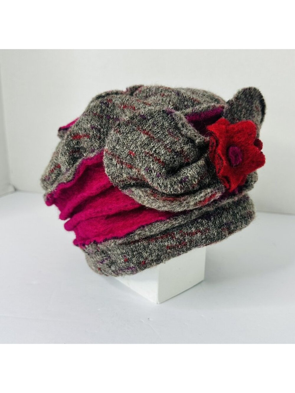 LAFENICE Wool Women's Grey Hat Made In Italy Red/Grey Flower Accent Designer